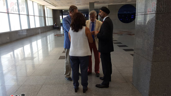 لحظة وصول وفد مجلس العموم البريطاني لمطار شرم الشيخ (18)