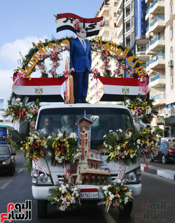 1محافظة الإسكندرية تستعد لانطلاق موكب الزهور احتفالا بالعيد القومى (2)