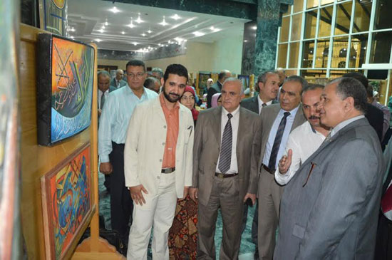 رئيس جامعة طنطا يفتتح المعرض الدائم للفنون التشكيلية (3)