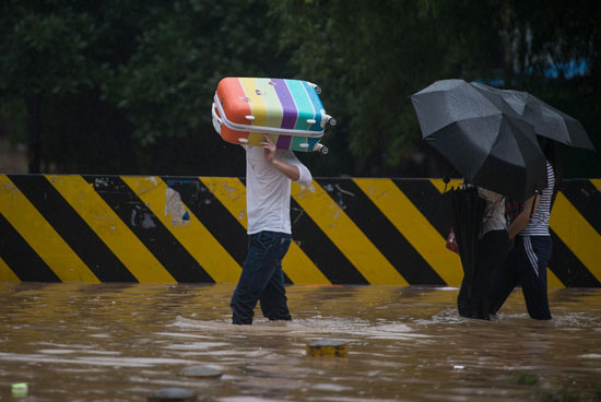 فيضانات فى الصين (6)