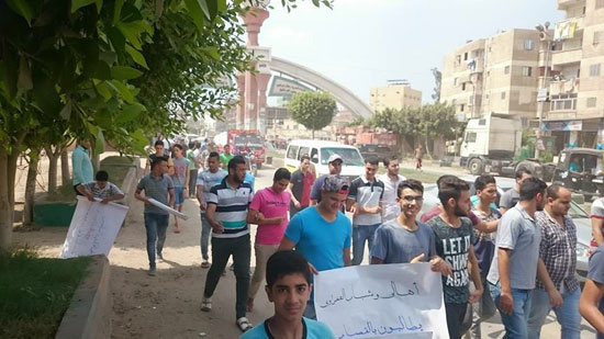 وقفة احتجاجية لأهالى ضحية الإهمال بكفر الشيخ (2)