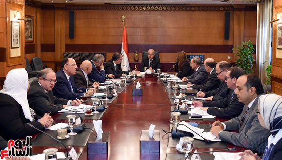 1رئيس الوزراء يرأس اجتماع اللجنة العليا لمكافحة الفساد (1)