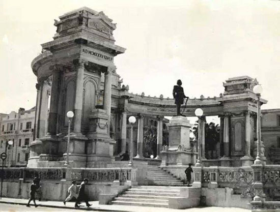 النصب التذكارى بالاسكندرية، ترميم النصب التذكارى بالاسكندرية،  الخديو اسماعيل باشا،  المعمارى الايطالى أنرستو فيروتشى بك (3)