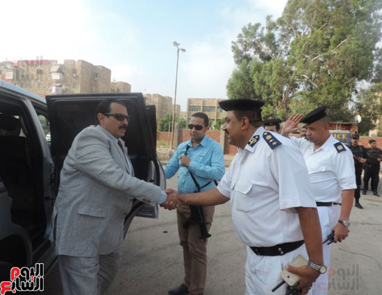 مدير امن الإسماعيلية بجولة ميدانية على أقسام الشرطة (12)