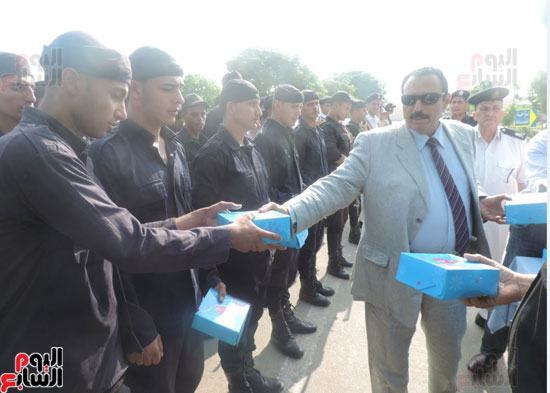 مدير امن الإسماعيلية بجولة ميدانية على أقسام الشرطة (16)