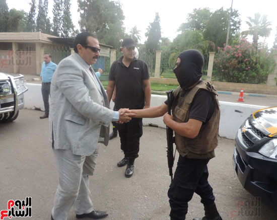 مدير امن الإسماعيلية بجولة ميدانية على أقسام الشرطة (2)