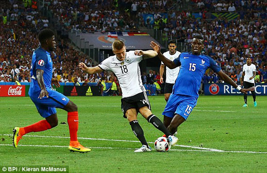 المنيا ، فرنسا (4)