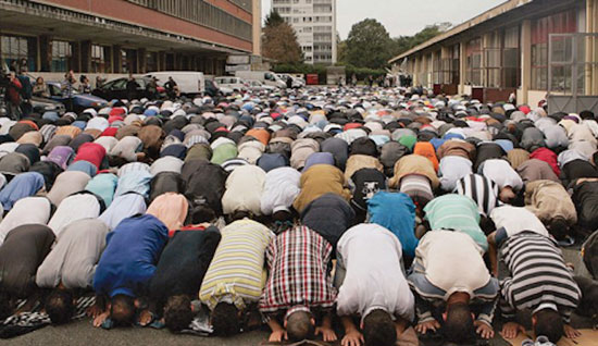 احتفال مسلمو أوروبا بعيد الفطر (3)