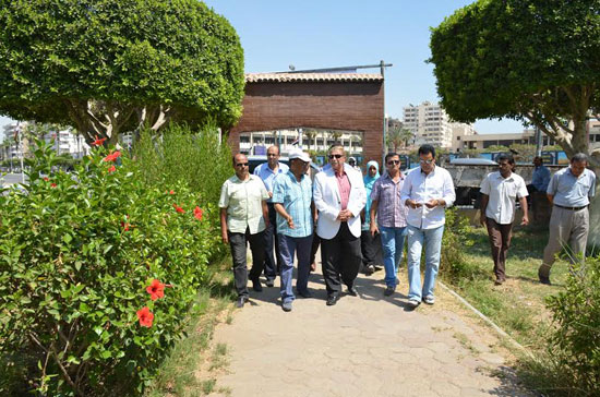 محافظ الإسماعيلية يتفقد حديقة الشيخ زايد  (1)