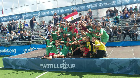 فريق بنات نادى سبورتنج الفائز فى بطولةPartille Cup بالسويد (8)