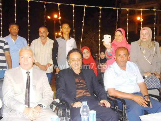 المحافظ وعدد من الشخصيات العامة بالمحافظة -اليوم السابع -8 -2015
