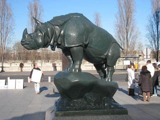 تمثال  وحيد  القرن   فى باريس عام 1878 -اليوم السابع -8 -2015