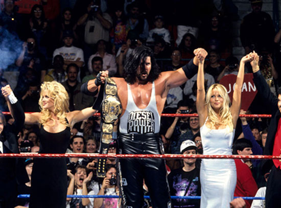 	جينى ماكرتى وباميلا أندرسون احتفلوا بفوز المصارع الشهير diesel على الحلبة فى WrestleMania  -اليوم السابع -8 -2015