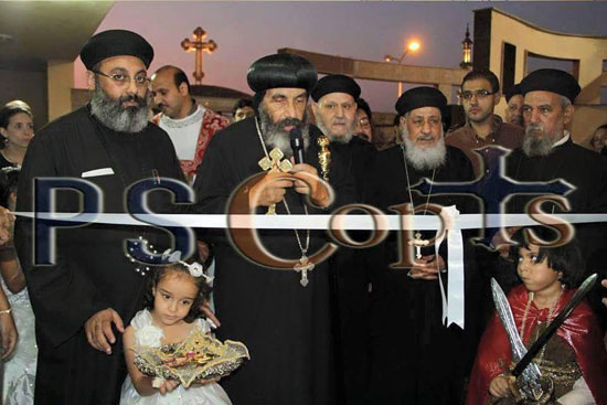 الأسقف مع آباء كهنة -اليوم السابع -8 -2015