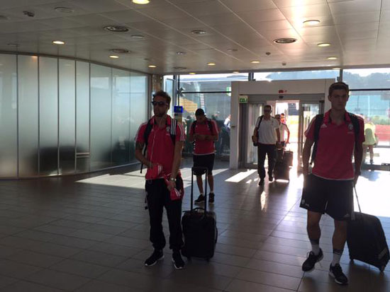  لاعبى يوفنتوس فى طريق مغادرتهم إلى شنغهاى -اليوم السابع -8 -2015