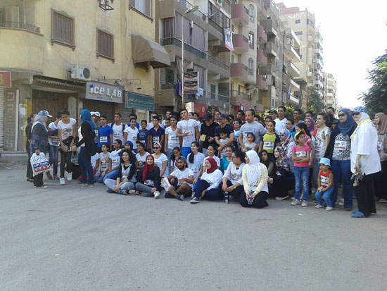  صورة جماعية للمشاركين باليوم الترفيهى -اليوم السابع -8 -2015