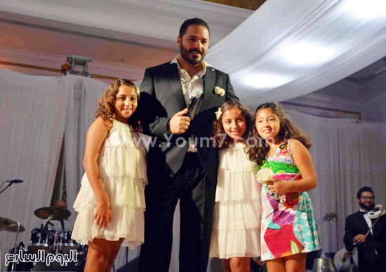 رامى عياش والمعجبات الصغيرات -اليوم السابع -8 -2015