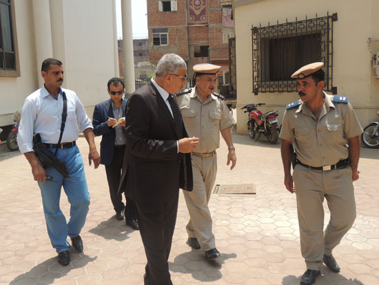 مدير أمن الغربية يتفقد مركز شرطة السنطة -اليوم السابع -8 -2015