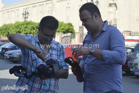 المخرجان محمد ونس وعلى محمد على خلال تصوير فيلم رسالة شعب -اليوم السابع -8 -2015