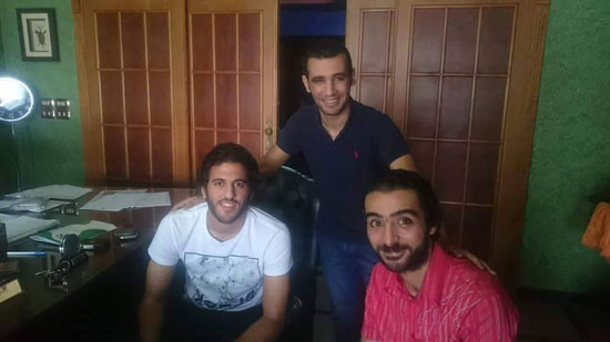 	مروان محسن مهاجم الاسماعيلى مع حسين أبو السعود، عضو مجلس إدارة النادى  -اليوم السابع -8 -2015