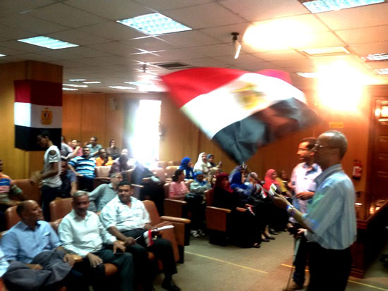 العاملون فى الهيئة يحتفلون باعلام مصر -اليوم السابع -8 -2015