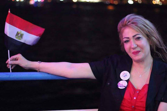 اللبنانية إيمى حسين ترفع علم مصر -اليوم السابع -8 -2015