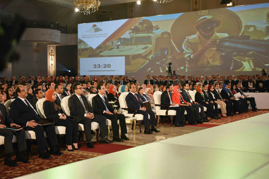 الرئيس عبد الفتاح السيسى خلال حضوره نموذج المحاكاة (4)