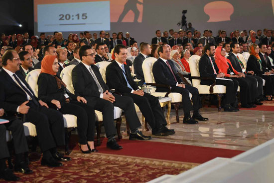 الرئيس عبد الفتاح السيسى خلال حضوره نموذج المحاكاة (6)