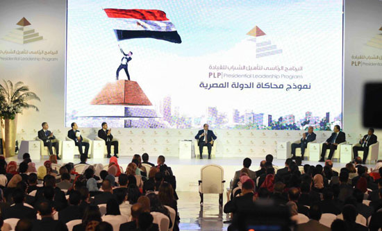 الرئيس عبد الفتاح السيسى خلال حضوره نموذج المحاكاة (8)