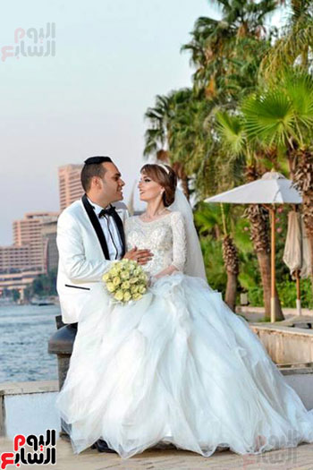  تامر حسنى يفاجئ ابنة الشهيد مصطفى إبراهيم الخطيب فى حفل زفافها (22)