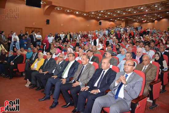 افتتاح المعرض التعليمى الثانى بجامعة المنصورة (2)