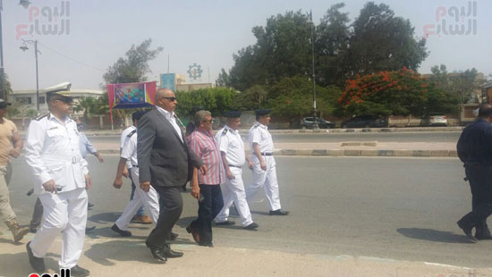  مصطفي شحاتة مدير امن السويس يتفقد استاد الجيش الجديد (2)