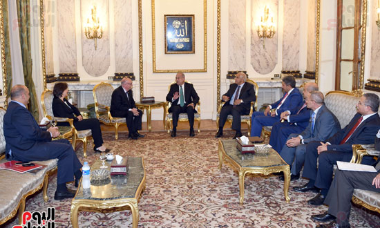 رئيس الوزراء يستقبل وزيرى السياحة والنقل والطيران الأردنيين (2)