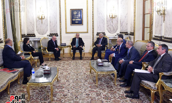 رئيس الوزراء يستقبل وزيرى السياحة والنقل والطيران الأردنيين (3)