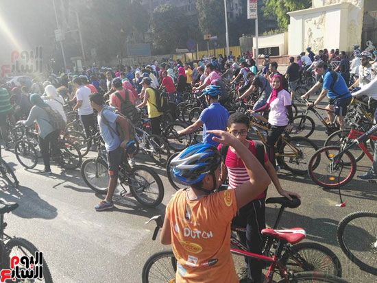 انطلاق ماراثون دراجات لـ150شابا من جامعة القاهرة لشوارع الزمالك (1)