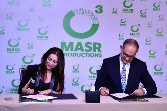 مى عز الدين توقع عقد مسلسلها الجديد -اليوم السابع -9 -2015