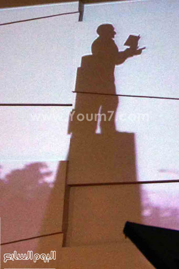 تمثال الأبنودى فى ميدان الإسماعيلية -اليوم السابع -9 -2015