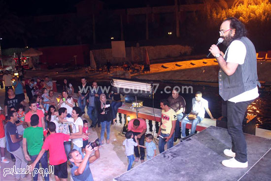 رقص أبو الليف وجمهور الحفل  -اليوم السابع -9 -2015
