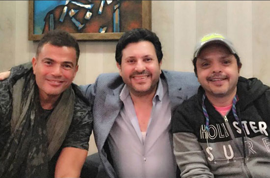 عمرو دياب مع هانى شاكر ومحمد هنيدي في مطار القاهرة -اليوم السابع -9 -2015
