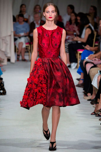 	فستان أحمر بلون الورد -اليوم السابع -9 -2015