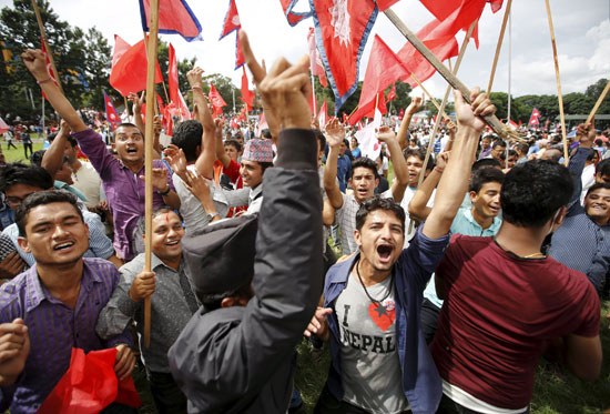 الاحتفالات بالأعلام النيبالية  -اليوم السابع -9 -2015