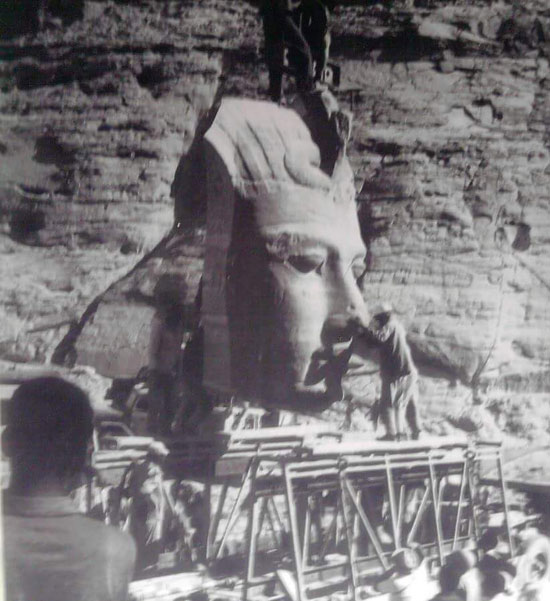 نقل وجه تمثال الملك رمسيس الثانى -اليوم السابع -9 -2015
