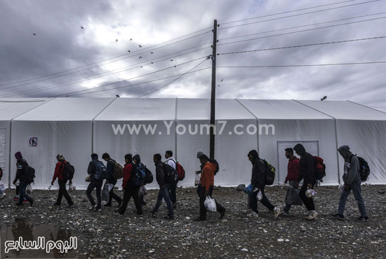 	الآلاف من طالبى اللجوء والمهاجرين وكثير منهم من سوريا وأفغانستان والعراق والصومال -اليوم السابع -9 -2015