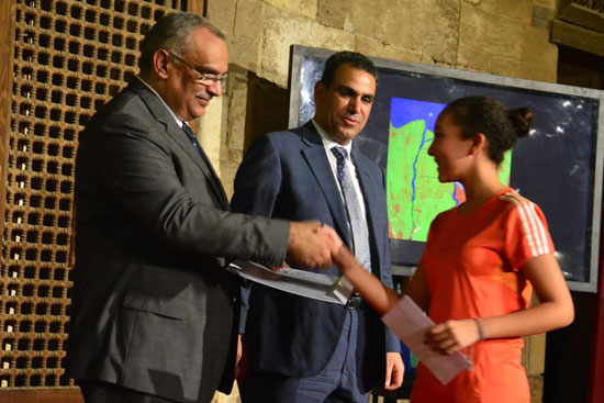 وزير الثقافة والمهندس أبو سعدة يوزعان جوائز المسابقة -اليوم السابع -9 -2015