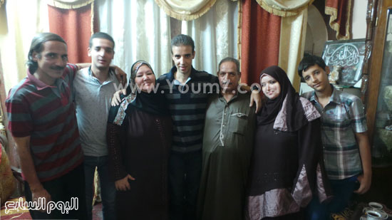 صورة جماعية لأفراد أسرة أم كلثوم -اليوم السابع -9 -2015