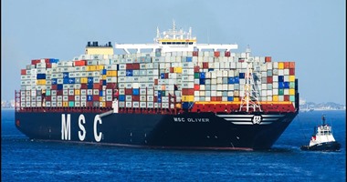 عبور 52 سفينة قناة السويس بحمولة قدرها 2.7 مليون طن  