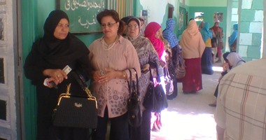 إقبال السيدات للتصويت بلجان البدرشين بعد انخفاض درجات الحرارة