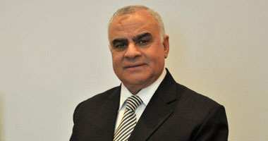 الدكتور محمود هاشم عبد القادر أستاذ الكيمياء الضوئية بجامعة القاهرة ورئيس الجامعة الألمانية