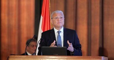 المهندس عاطف حلمى وزير الاتصالات