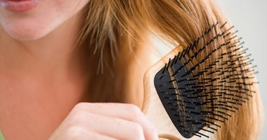 8 عادات غير متوقعة تؤذى شعرك وتدمره